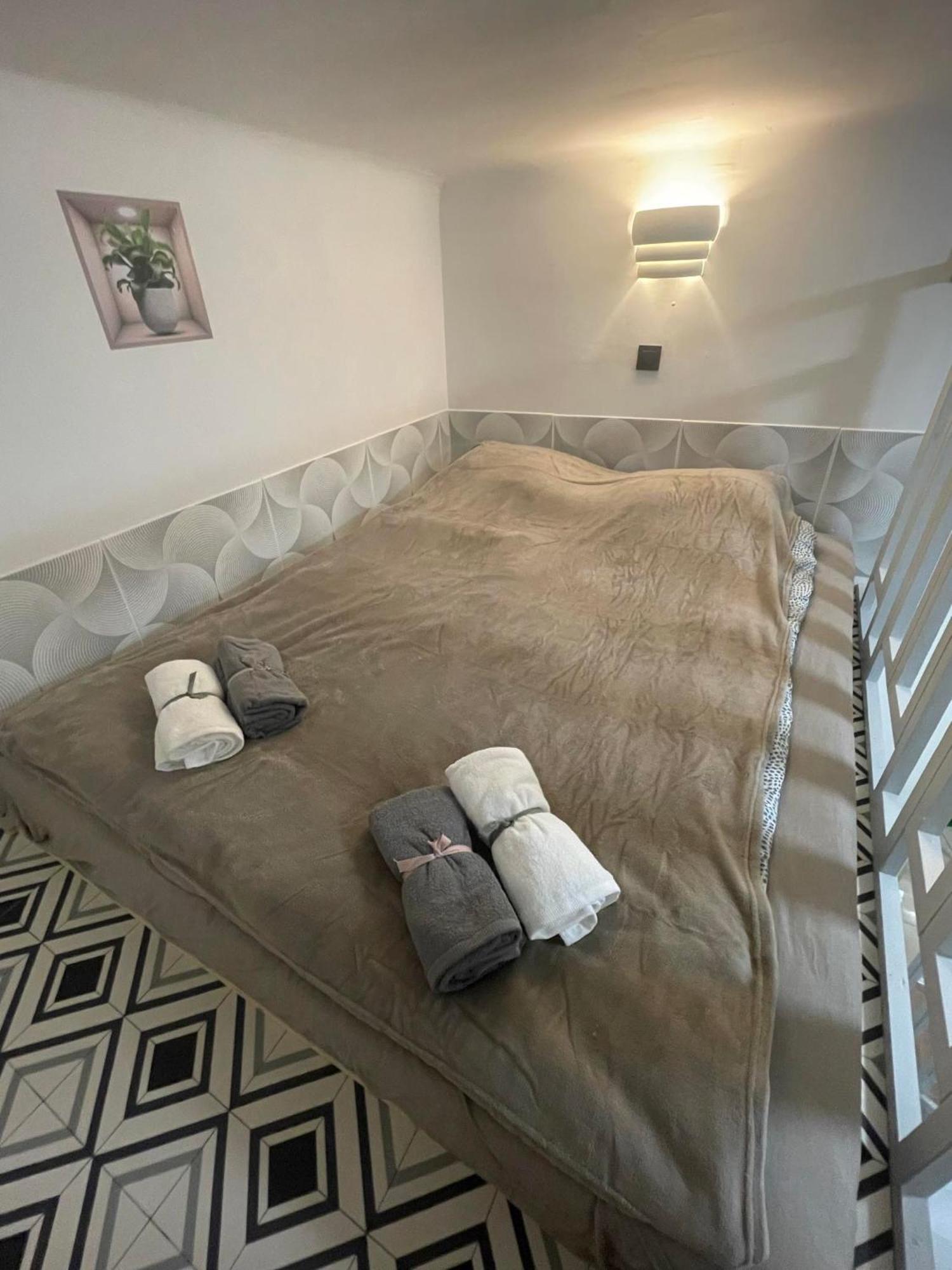 Ernesto 17 With Free Parking Possibility Apartment Budapest Luaran gambar