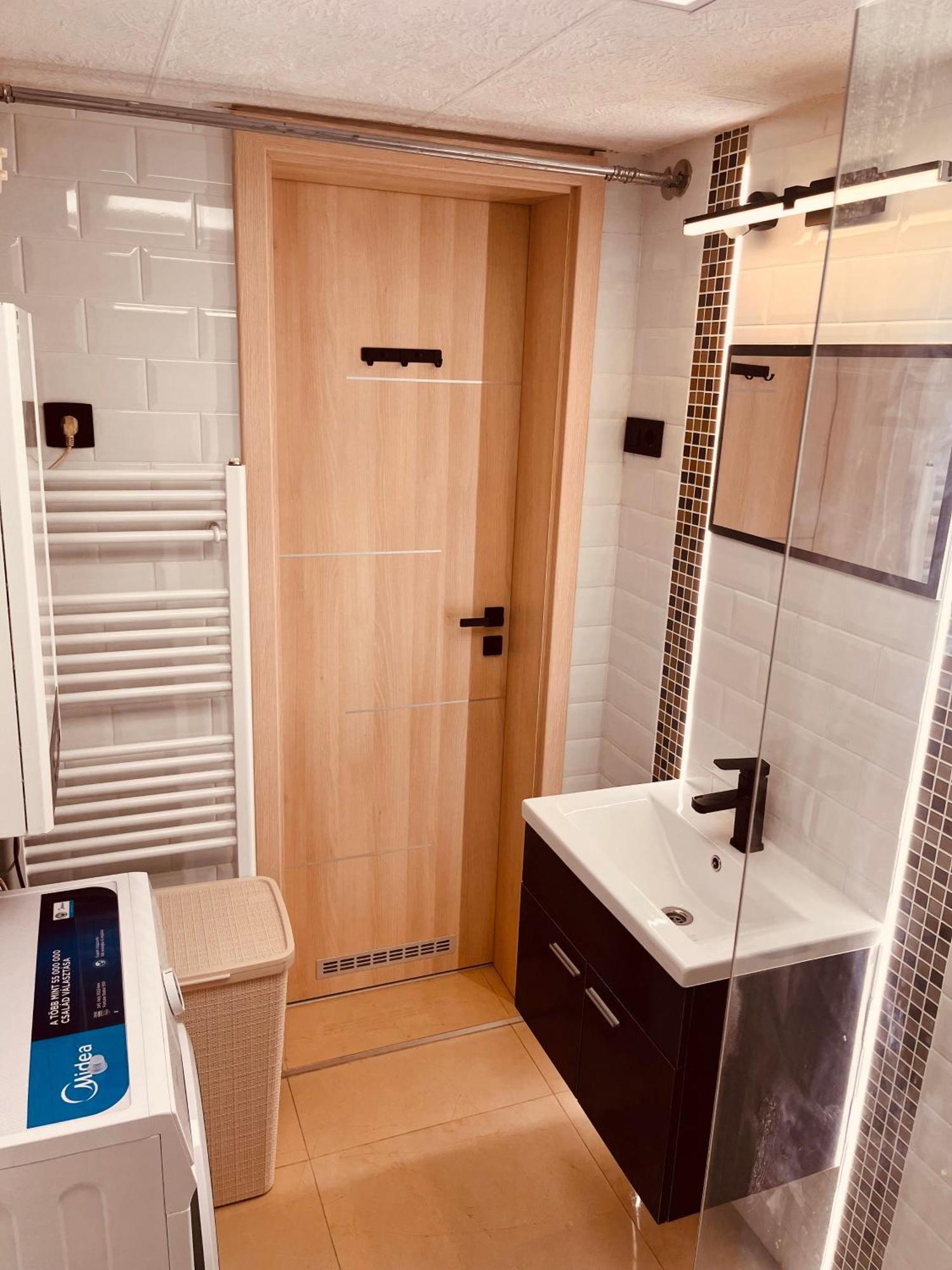 Ernesto 17 With Free Parking Possibility Apartment Budapest Luaran gambar